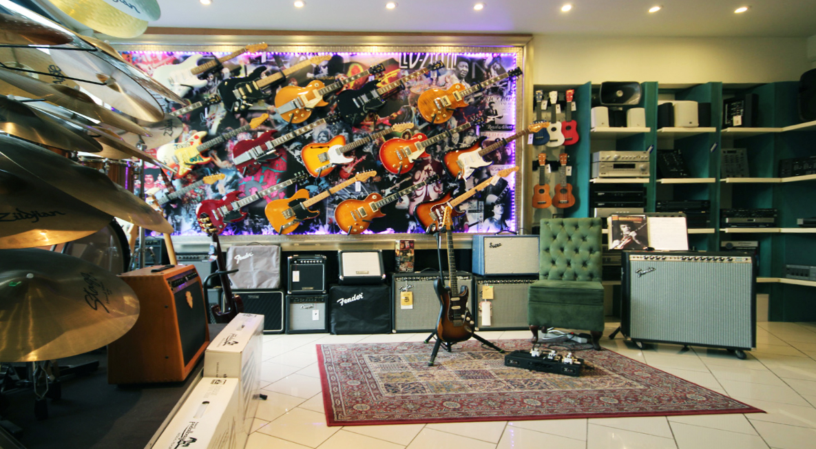 fotografia-katastimatos-mousikon-organon-ilektrikes-kithares-music-power